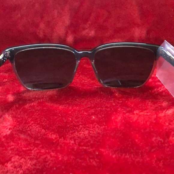 Burberry Sunglasses - Picture 5 of 6